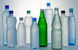 Mineralwasser-Vielfalt in Flaschen