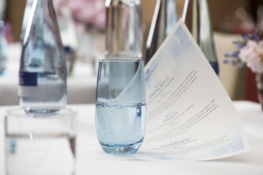 Mineralwasserkarte im Restaurant