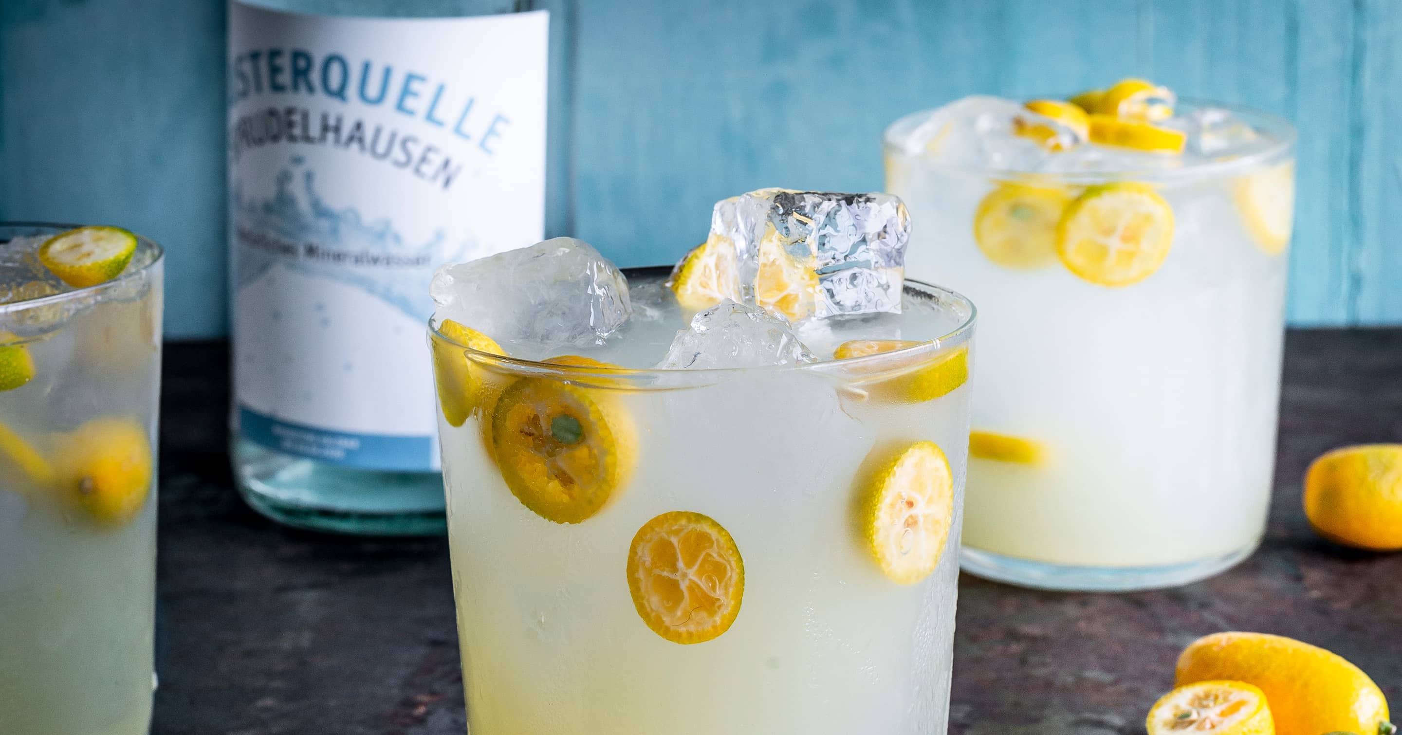 Kumquat-Mocktail mit Zitrone auf Eis